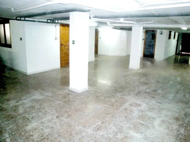 Chalet independiente en Murcia capital con parcela de 2.500 m2, piscina y 8 dormitorios — 28