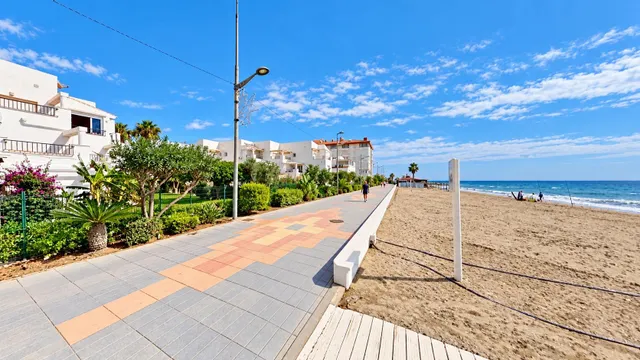 Exclusivo piso todo exterior en Laguna Beach, Torrox — 34