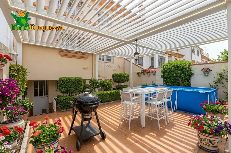 Casa adosada en "Urb. La Joya" -  Pulinanas (Con GRAN PATIO de 47 m2)