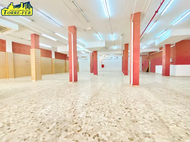 GRAN LOCAL COMERCIAL EN NUEVA ANDALUCIA - foto 2