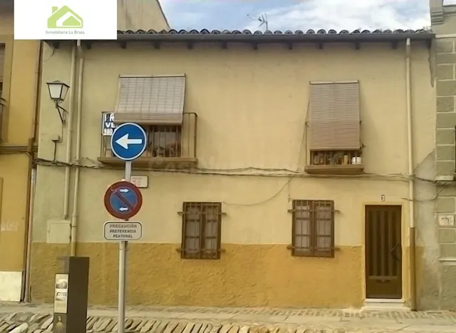 VENTA CASA,PARA REFORMAR,EN PLAZA DE LA LEÑA,8 habitaciones,