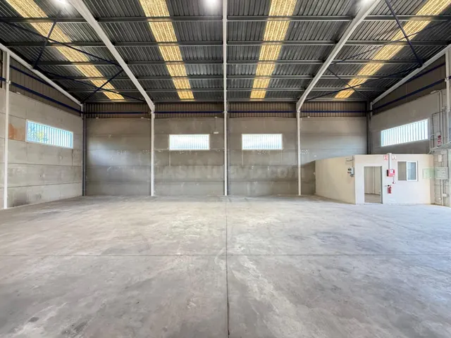 Nave Industrial en Alquiler de 330 m2 + 210 m2 de Patio | 540 m2 de Parcela — 4