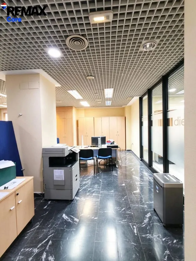 Local para oficinas, gimnasio o clínica en venta en el Centro de Badajoz — 27