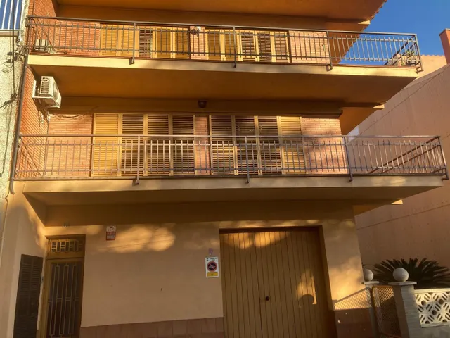 Edificio con local y 2 viviendas en Tordera — 45