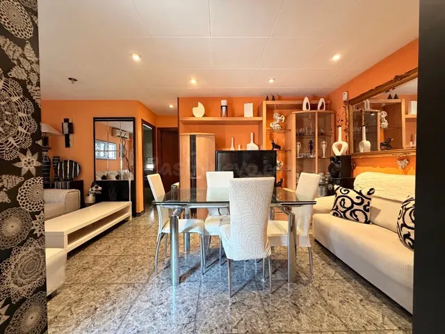 Piso impecable de 2 habitaciones con balcón en Badalona - foto 5