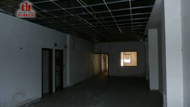 AMPLIO LOCAL COMERCIAL EN EL VEINTIUNO — 8