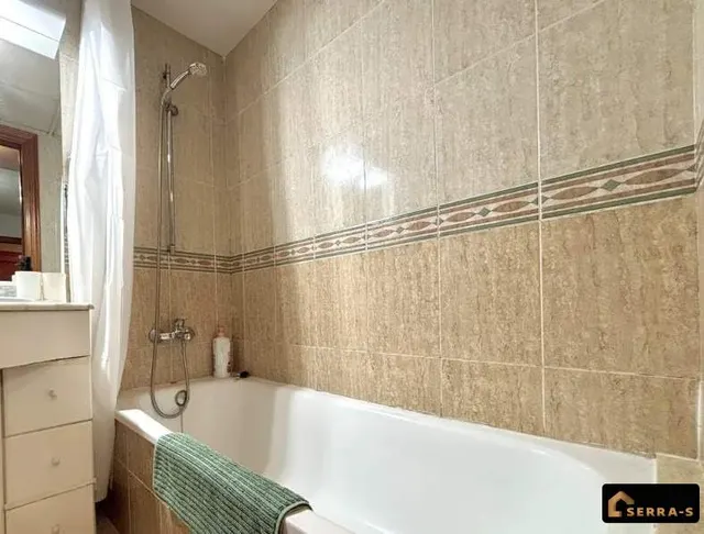 Apartamento con terraza, piscina y licencia turística a 300 metros de la playa en Santa Susanna — 19