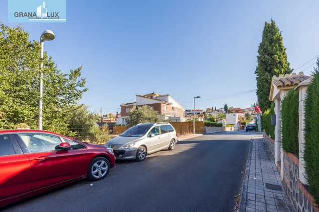 Compra tu parcela para hacer la casa de tus sueños a 5 min de Granada. Huétor Vega — 12