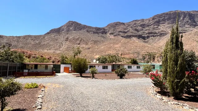 COMPLEJO RUSTICO CON 6 VIVIENDAS — 21