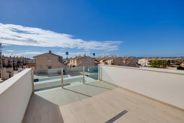 Villa moderna de 3 dormitorios con piscina privada en Aguas Nuevas, Torrevieja — 49
