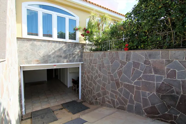 MONTAÑA LA DATA - casa con jardin y espectaculares vistas — 20