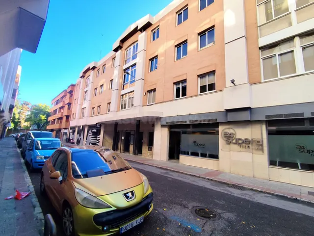 OPORTUNIDAD ÚNICA: Oficina de 65m2 con GARAGE en el Corazón  - foto 2