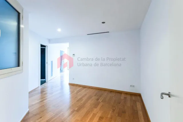 Vivienda esquinera y con encanto en el corazón del Eixample con el estilo clásico de la ciudad de Barcelona. — 6