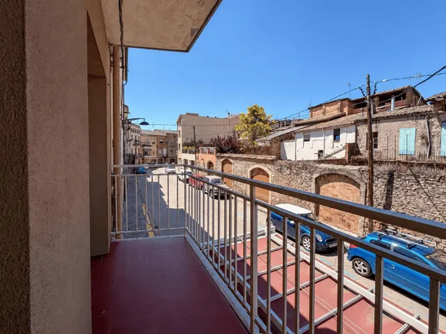 PISO EN SANTPEDOR, CON TERRAZA, BALCÓN Y VISTAS DESPEJADAS - foto 5