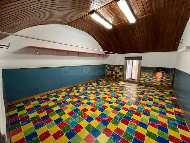 UNA CASA CON PERSONALIDAD EN PLENO CENTRO DE SANTA COLOMA - foto 4