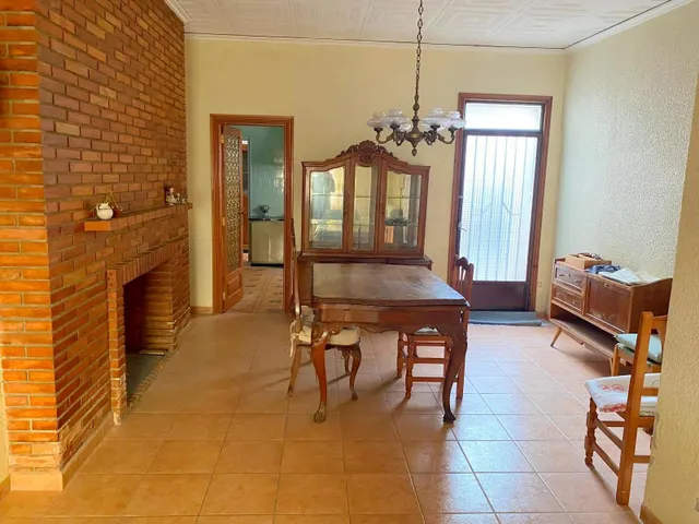 AMPLIA VIVIENDA CON PATIO Y GARAJE — 4