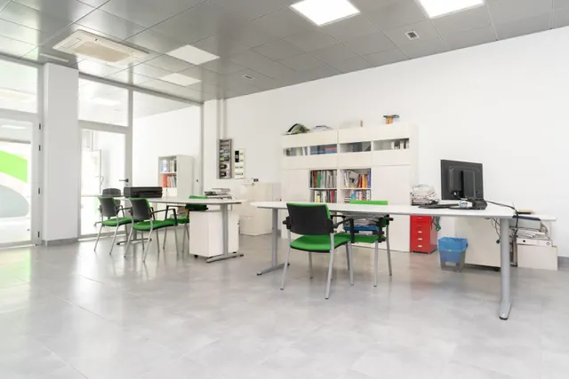 🏢 ¡OPORTUNIDAD ÚNICA! LOCAL COMERCIAL A PIE DE CALLE EN MOTR - foto 2
