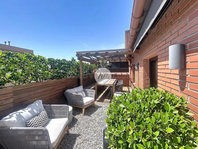 Ático con terraza privada, jacuzzi y parking Dreta de l'Eixa - foto 2