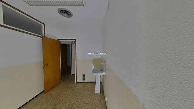 2 LOCALES DE 821 M2. EN TOTAL, FIGUERES — 17