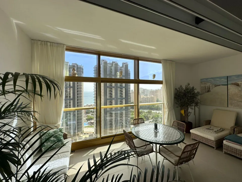 Se vende magnifico apartamento en el icónico edificio Intempo, zona Poniente