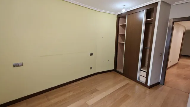 PISO EN ALQUILER EN OVIEDO – 3 habitaciones, GARAJE Y ASCENSOR — 7