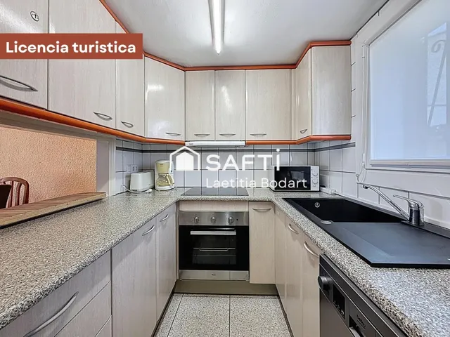 Casa de pescador con licencia turística y amarre - Empuriabrava — 11