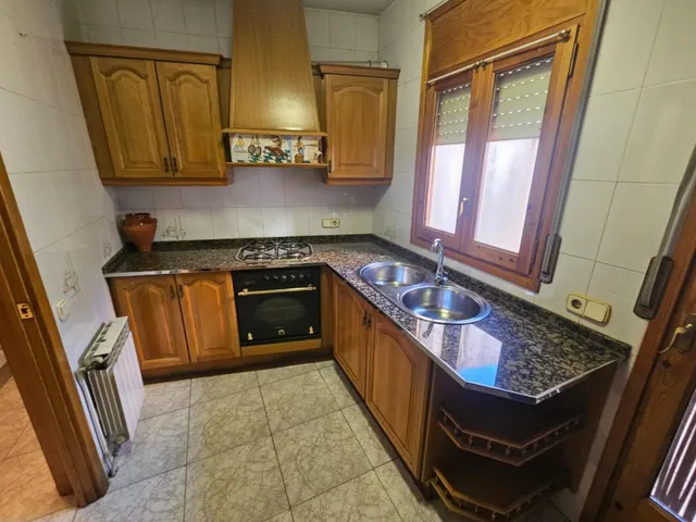 Casa con garaje, patio, balcón y terraza en Alguaire — 9