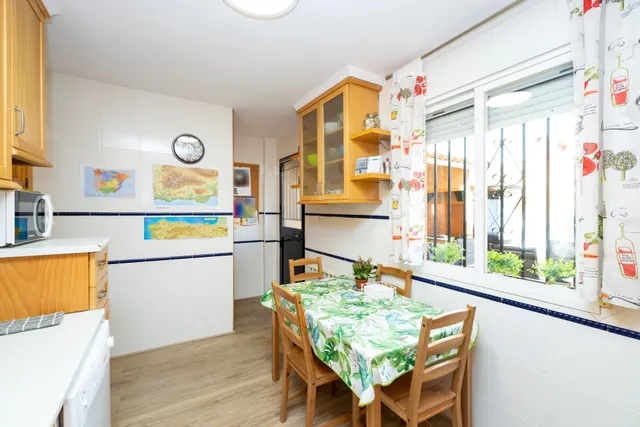 AMPLIA Y PRECIOSA CASA LISTA PARA ENTRAR A VIVIR!! — 24