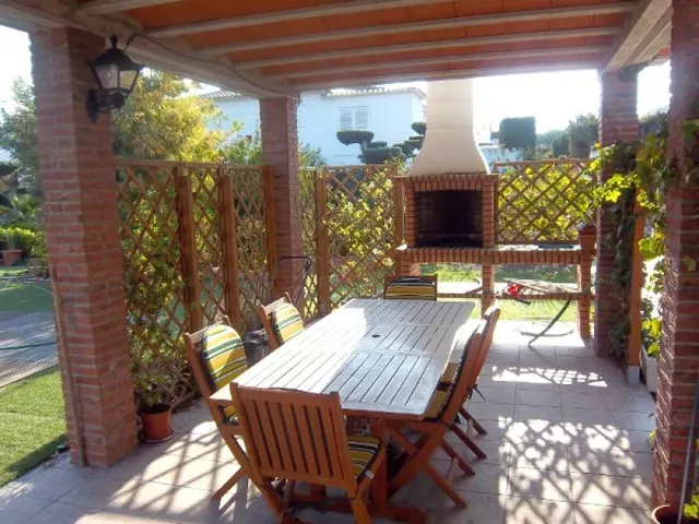 Chalet individual 5 hab. en Vilafortuny. Parcela 1.500 m2. Piscina. — 2