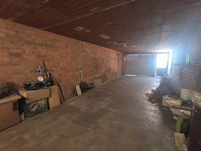 CASA ADOSADA EN VENTA CON 2 VIVIENDAS INDEPENDIENTES — 15