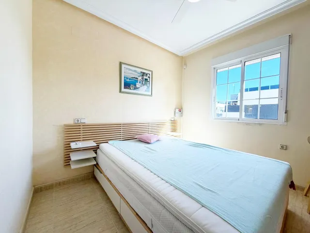 Fantástico bungalow en planta alta con solárium privado en Lomas de Cabo Roig — 12