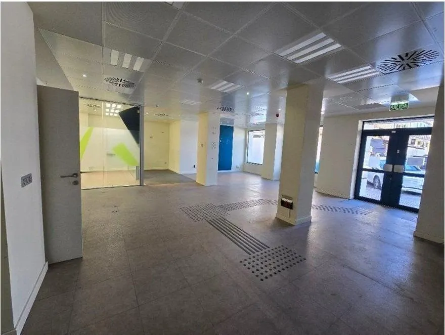 Venta de Local Comercial en Parla (Madrid)