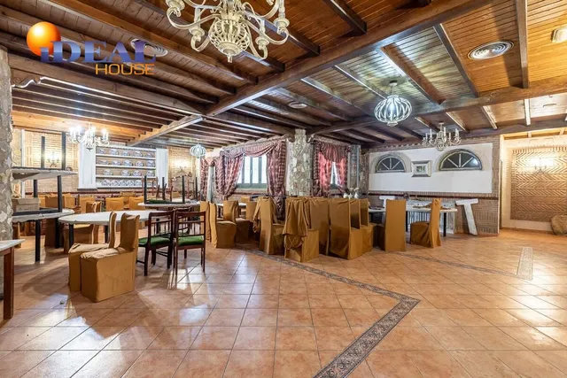 EN VENTA HOTEL Y RESTAURANTE LOS PINILLOS — 18