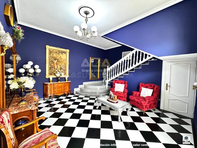 Chalet exclusivo en el centro de Torrijos | 790 m2 | Listo p - foto 3