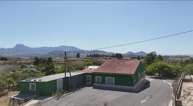 Exclusiva propiedad con vivienda, restaurante y amplio terre