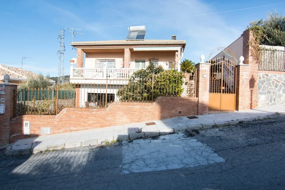 Casa en Huétor Santillán