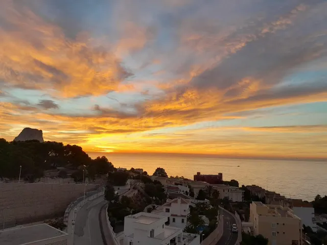 Ático tríplex en venta en Calpe: lujo, vistas 360º y soláriu - foto 3