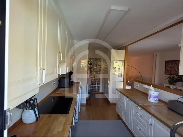 Casa unifamiliar de 180 m2 con jardín, terrazas y garaje en zona centro — 15
