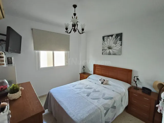 ¡Ideal para familias! Piso de 3 dormitorios con terraza, piscina y jardines en Torremolinos — 3