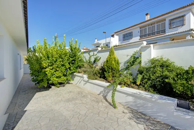 EXCLUSIVO CHALET INDEPENDIENTE DE UNA SOLA PLANTA EN EL VENTORRILLO – CÚLLAR VEGA — 33