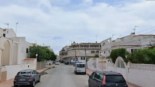 Venta de Piso en Torrevieja (Alicante) — 2