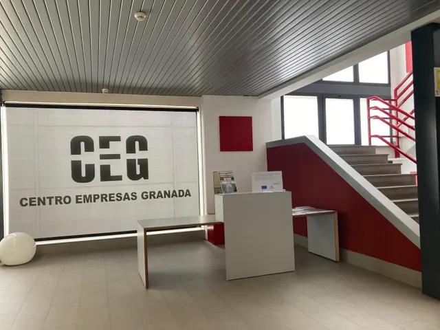ALQUILER DE OFICINA, EN CENTRO DE EMPRESAS — 8