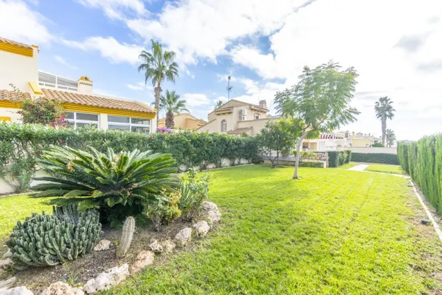 Montilla, Acogedor Chalet Pareado con garaje cerrado y 394m2 de parcela — 7