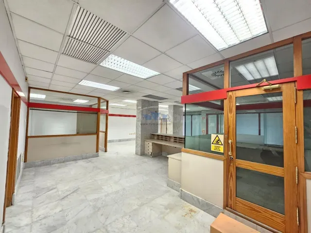 Local comercial en alquiler — 2