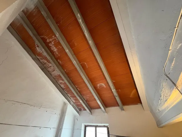 CASA EN EL CENTRO CON MUCHAS POSIBILIDADES — 8