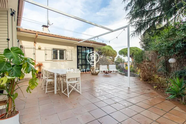 Casa independiente con jardín en venta en Argentona — 37