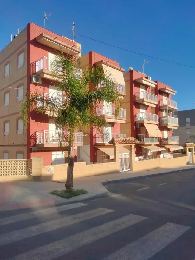 Alquiler Amplio y Luminoso Piso en Santa Pola - Zona Santiag - foto 2