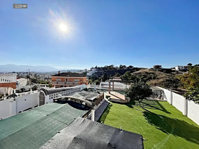 Exclusivo chalet independiente con piscina y vistas espectaculares — 19