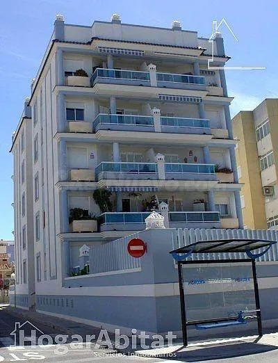 MUY ACOGEDOR, EN RESIDENCIAL CON TERRAZA, PISCINA Y GARAJE — 5