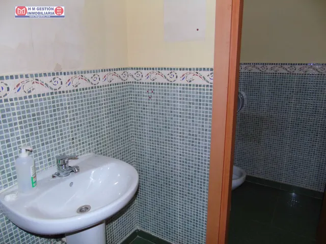 Local comercial 100m² en alquiler - El Santo — 7